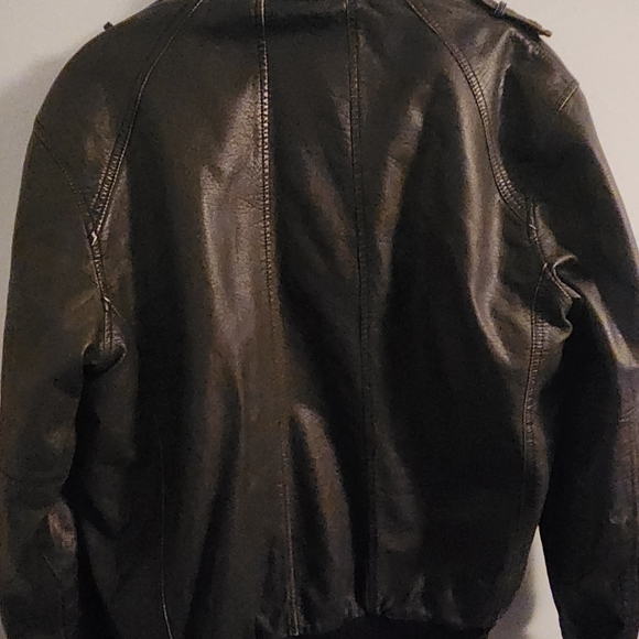 Guess faux leather jacket with removable hood. - Picture 4 of 11